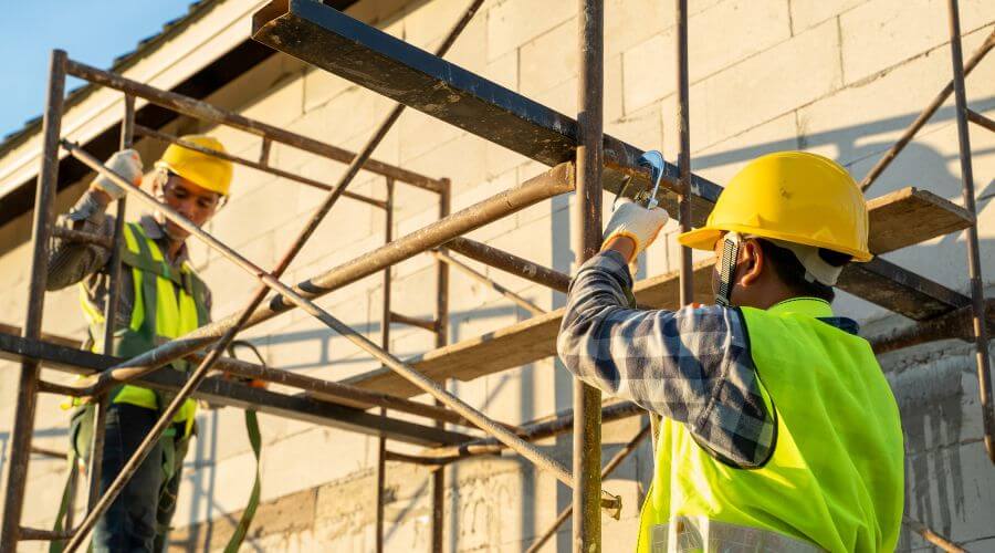 Expert Emergency Roof Repairs services in Alexandria, IN